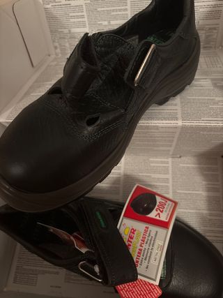 Zapatos seguridad Panter - negros
se hacen envios