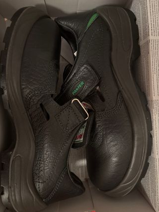Zapatos seguridad Panter - negros
se hacen envios