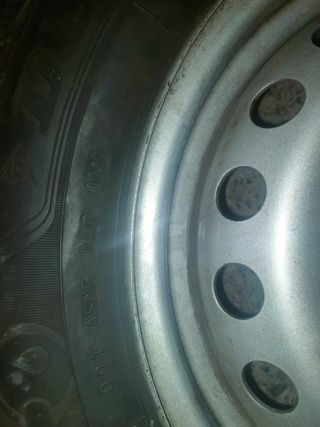 Llanta 195/65 R15 4 tornillos
