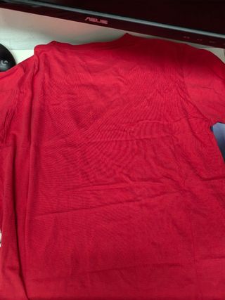 Camiseta roja Inside