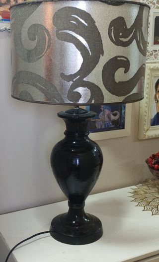 Lampara sobremesa negra plata