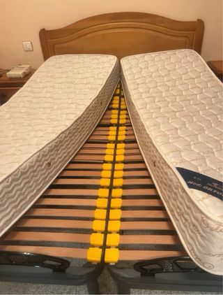 Cama articulada con mando como nueva.