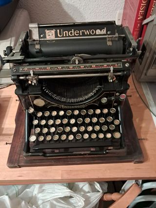 Máquina de escribir Underwood antigua