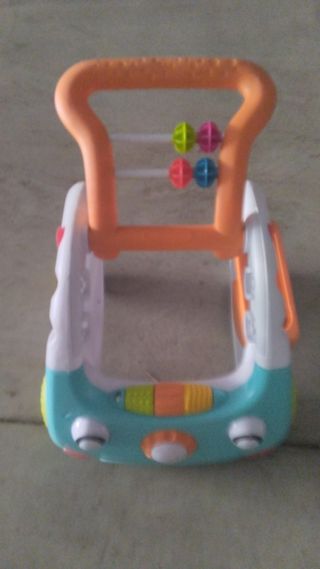 Gioco primi passi a macchinina Infantino