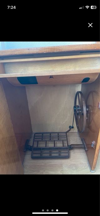 Antigüedad, Mueble máquina coser Singer.