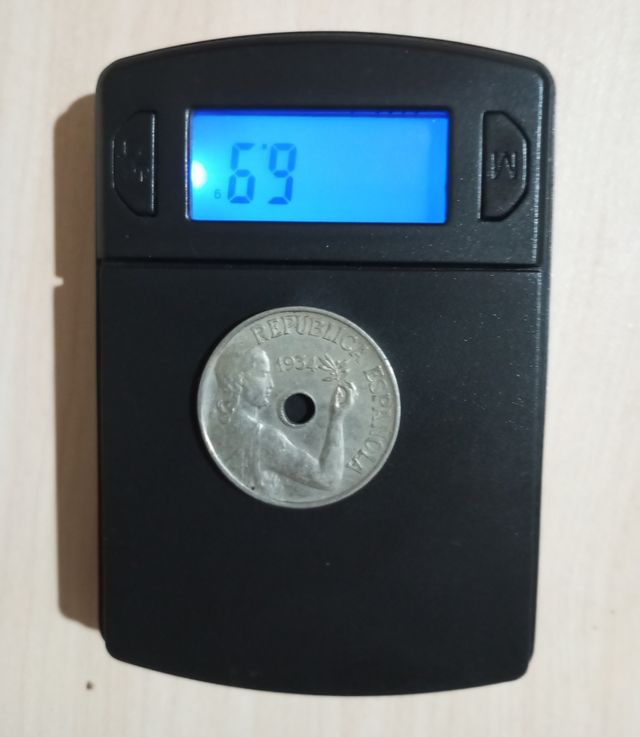 Báscula digital de bolsillo.