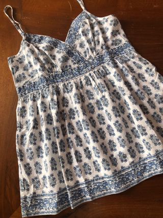 Top estivo blu e bianco