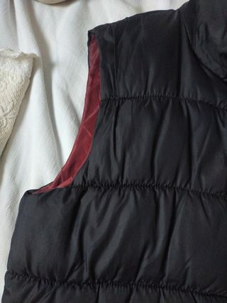 Chaleco acolchado negro-marrón
