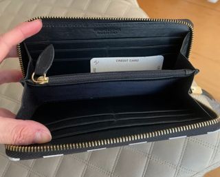 Cartera lunares blanco y negro