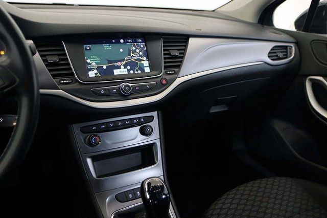 Opel Astra 1.2T SHL 81KW EDITION 5P
