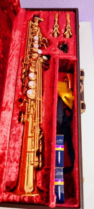 Saxo Soprano Yamaha YSS-875 Custom dorado