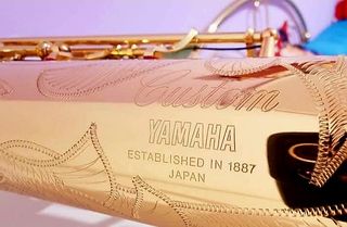 Saxo Soprano Yamaha YSS-875 Custom dorado