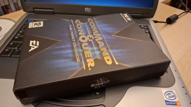 Comand e Conquer The First Decade.