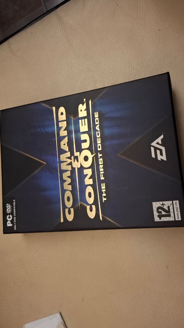 Comand e Conquer The First Decade.