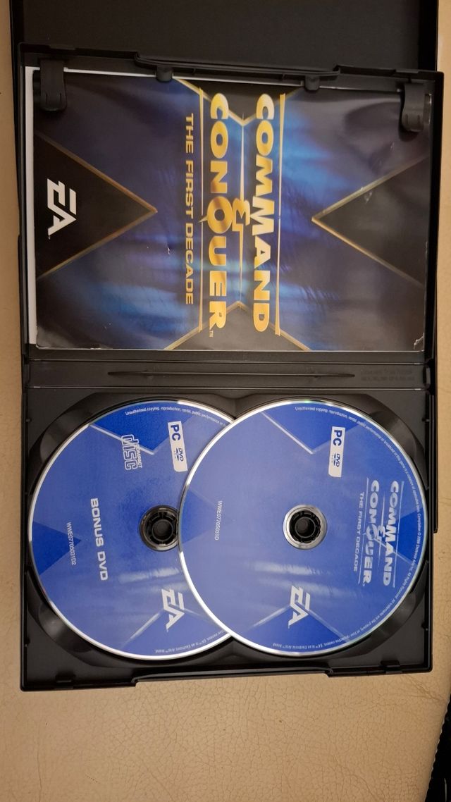 Comand e Conquer The First Decade.