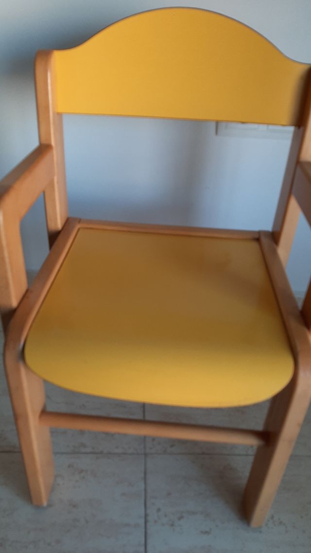 Silla infantil madera amarilla Hermex
