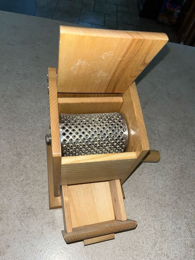 Grattugia legno vintage