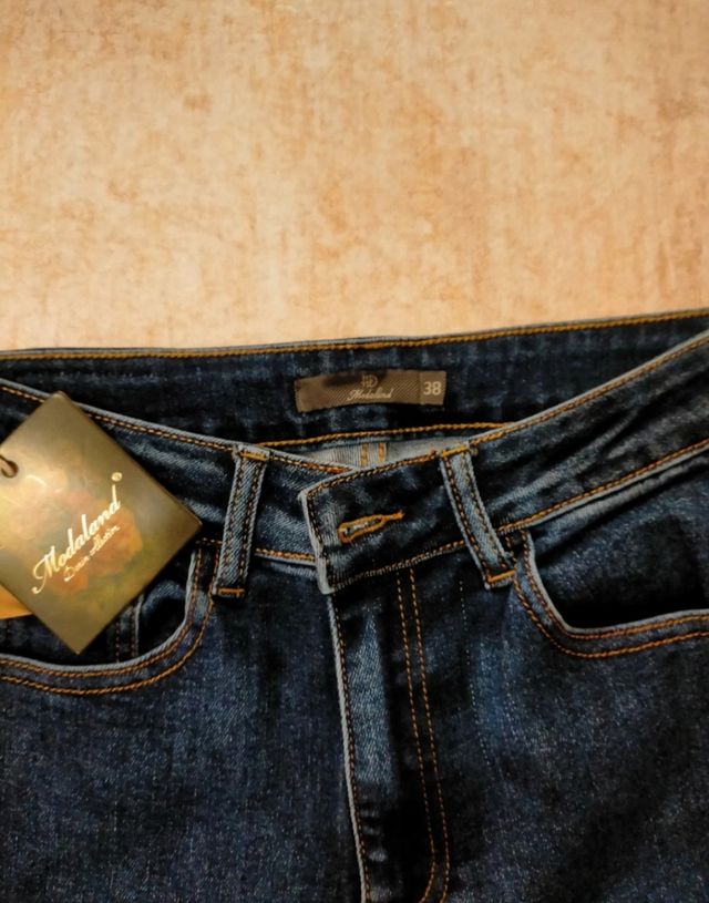 Jeans acampanados azul marino