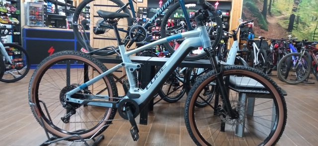 Cube Stereo Hybrid 120