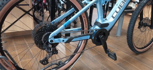 Cube Stereo Hybrid 120