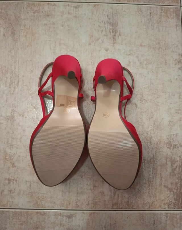 Sandalias fucsia tacón