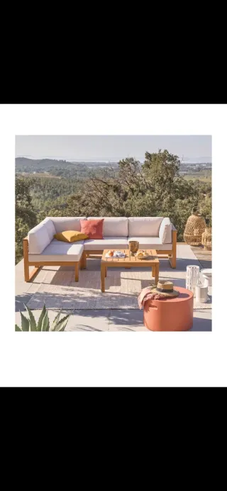 Sofá+mesa incluida.