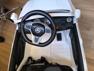 Coche mercedes de batería