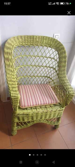 Silla mimbre vintage verde