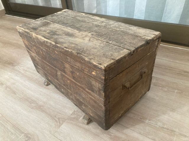 Baúl madera antiguo