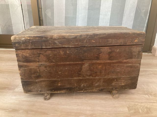 Baúl madera antiguo