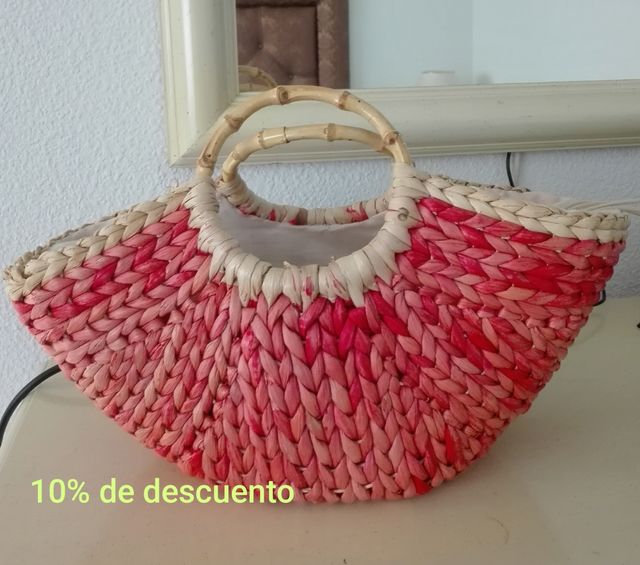 Bolso de rafia.