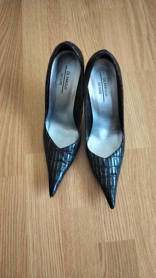 Tacones Glamour House negros,talla 37