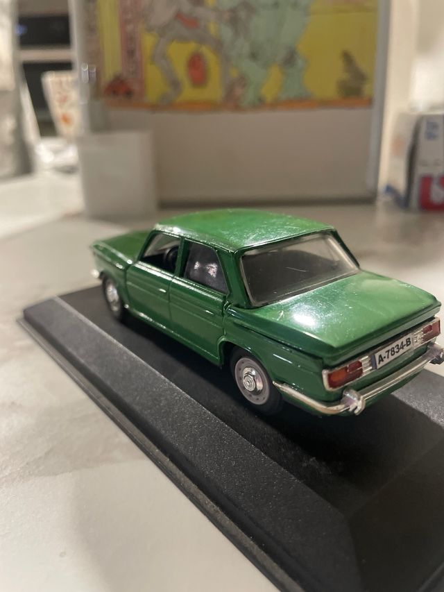 BMW 2000,escala 1/43
