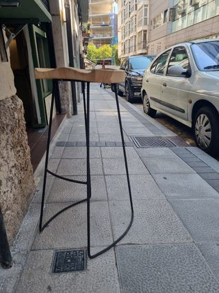 Taburetes madera y metal