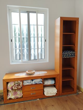 Muebles salón madera maciza