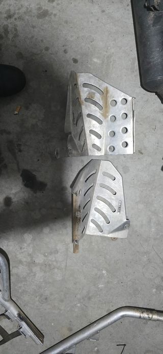 2 Reposapiés Yamaha de aluminio
