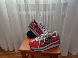 Zapatillas Skechers rojas talla 38