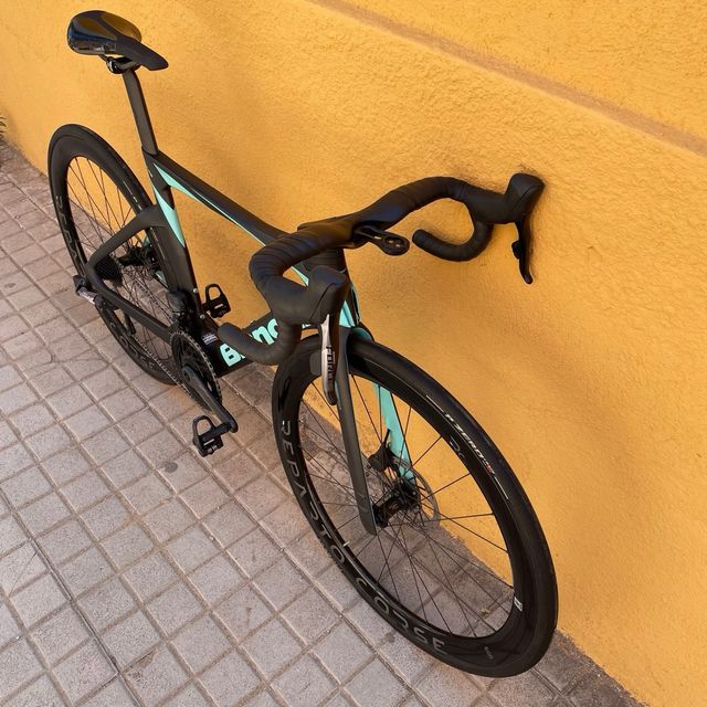 Bicicleta Bianchi Oltre Sram Force electrónico AXS