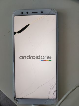 Xiaomi Mi A2 con pantalla rota (6GB RAM)