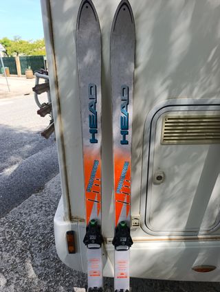 Se venden esquis o se cambia por bicileta