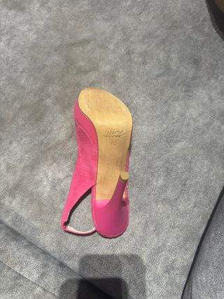 Sandalias tacón rosa nuevas.