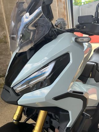 Honda X-ADV 750 (2024) Impecable
