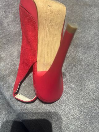 Sandalias rojas tacón alto