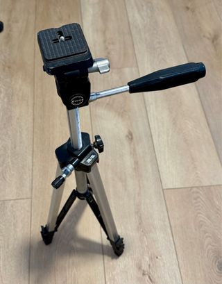 Trípode STIT2, Made in Japan.
