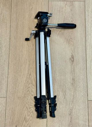 Trípode STIT2, Made in Japan.