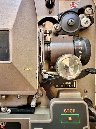 Proyector Bell & Howell 16mm Filmosound, Funciona.