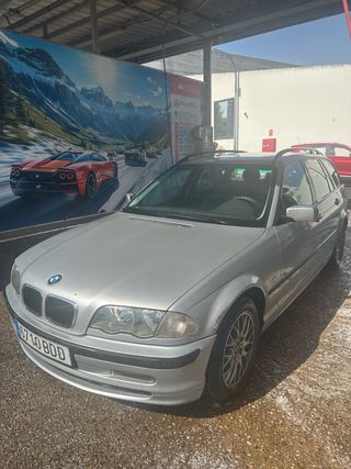 BMW Serie 3 2000 con bola de remolque