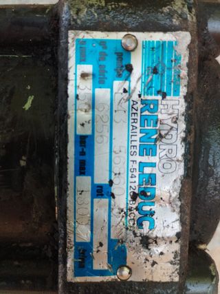 Bomba hidráulica  usada,de camión