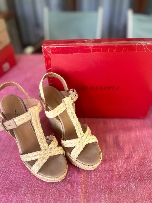 Cuñas beige Pura Lopez