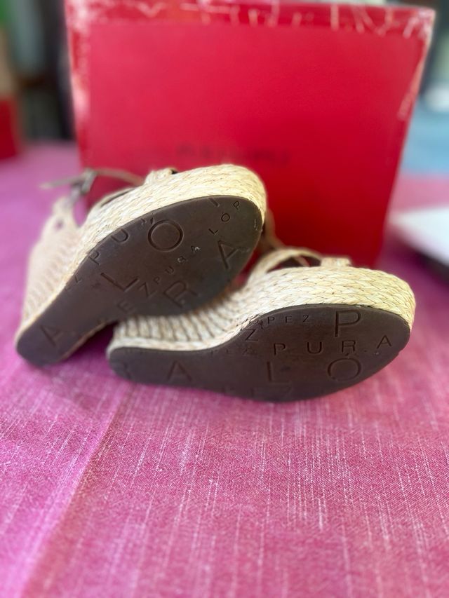 Cuñas beige Pura Lopez